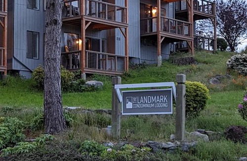 Eastsound Apartment | The Landmark Inn on Orcas Island