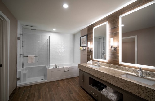 Canmore Hotel | The Malcolm Hotel