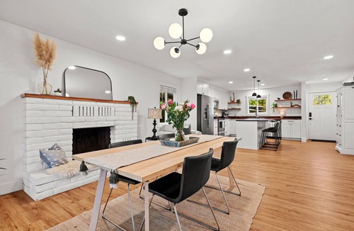 Redding House | The Mesa Loft : Central, Cozy, Bright
