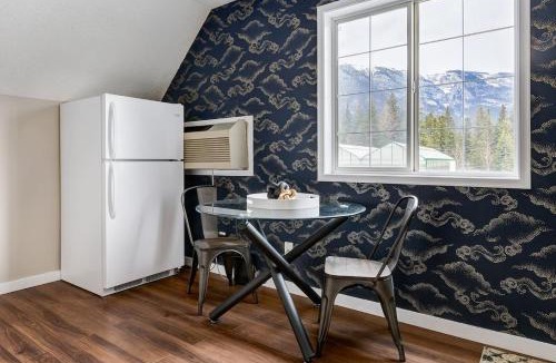 Canmore House | The Perfect Getaway for Exploring Canmore and Banff)