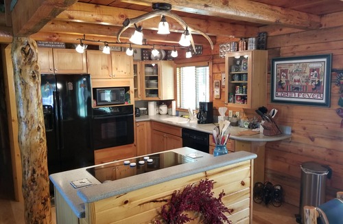 Cascade Cabin | The Pine Nut Sanctuary - Serene Mountain Stay