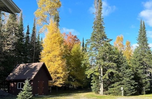 Neebing House | Three Sisters Keep on Lake Superior - Right on the water, with panoramic views!