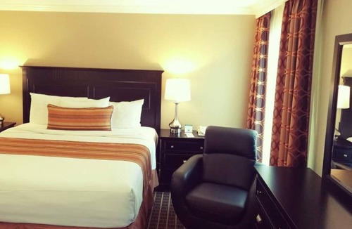 West Orange Hotel | Timeless Studio at Wilshire Grand Hotel w Gym