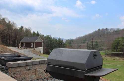 West Jefferson House | Tiny 2br Cabin w/View | Grill | Fire Pit #2