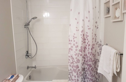 Lower Lonsdale Apartment | Top Floor Studio Lower Lonsdale