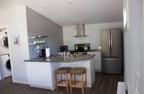 Southeast Edmonton Apartment | Top loft garage suite close to Whyte Ave & University. Quick access to Downtown.