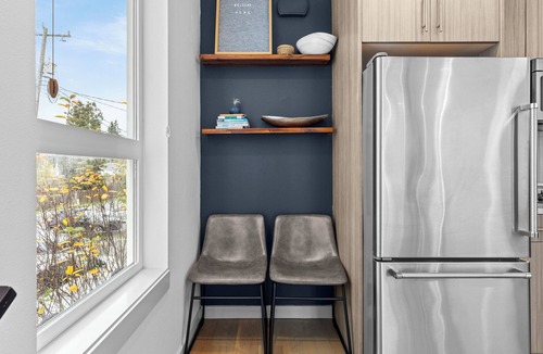West Seattle House | Townhome w/Rooftop Deck-Heated Floors-15 min MAJOR INTERNATIONAL SPORTING EVENT-Walk 2 Restaurants/Bars.
