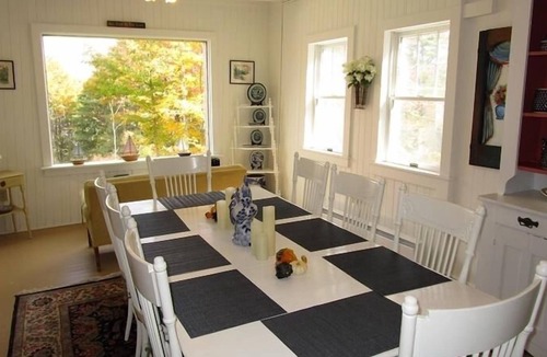 Eagles Mere House | Traditional lakefront "Huckle Chuckle" with private dock to Eagles Mere Lake