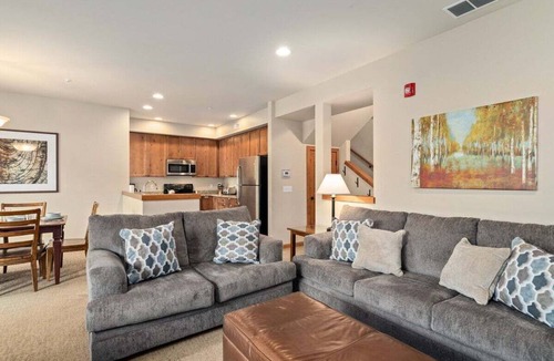 Leavenworth Condo | Trails Edge, Unit B - The Heart of Downtown!