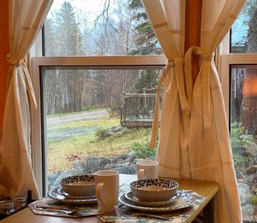Wreck Cove Cabin | Trailside Accommodations and Outdoor Adventures