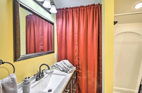 Pleasant Mount Hotel | Triple Suites At Equestrian House