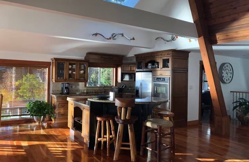 Lions Bay House | True Beachfront Home 15 Minutes From West Vancouver!