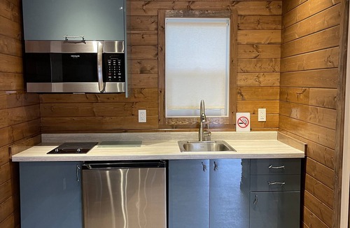 Sooke Cottage | Two Cottage units (duplex) on Waterfront Property with Beach Access - Sleeps 4