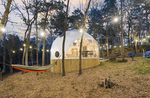 Eagle Rock House | Ultimate Fall Getaway - Firepit, Hot Tub, Trails