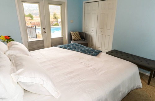 Oliver Bed & Breakfast | Uncorked Bed & Breakfast