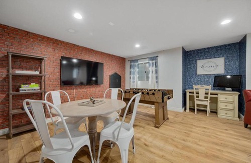 Orchard North House | Unique Home Perfect for Large Gatherings. Pets welcome!