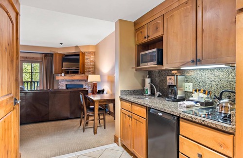 Tamarack Condo | Unique King Studio with Jet Tub