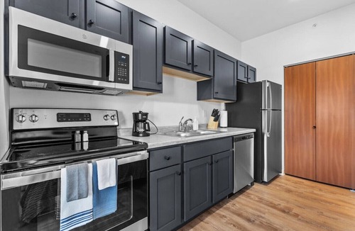Neenah Apartment | Unit 9 Fox Flats Studios @ Neenah, WI