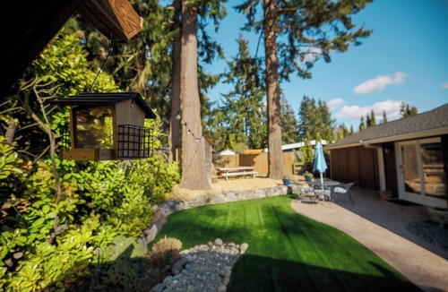 Hillwood House | Updated Beautiful 4 bedroom home.