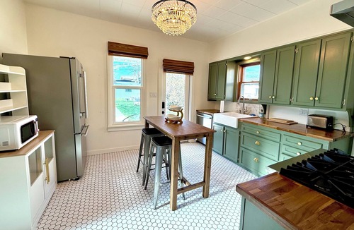 Great Falls House | Updated Historic 3BR Near Downtown, River & Hospitals