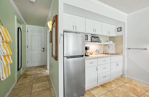 Wailua Apartment | Updated Islander Studio | Ground Floor Convenience