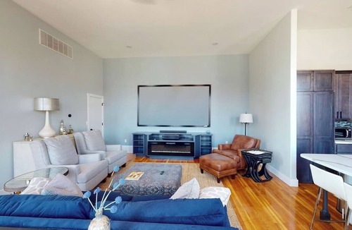 Hays House | Upscale downtown loft, will not disappoint!