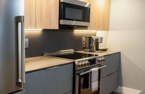 Duluth Apartment | Upscale Duluth Suite/15 minute drive to Canal Park/Easy Parking/Quiet Area