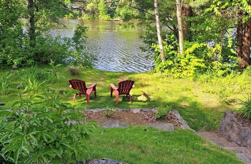 Saint-Alphonse-Rodriguez Ski Chalet | Very quiet waterfront cottage. Ideal for families.