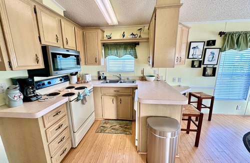 Nettles Island House | Very Comfortable 2 bedroom 1 bath beach house. Fully equipped kitchen