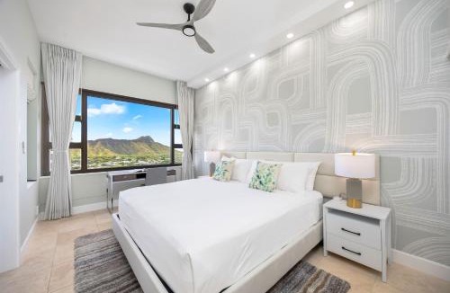 Waikiki House | Waikiki condo with Diamond head views & beach access