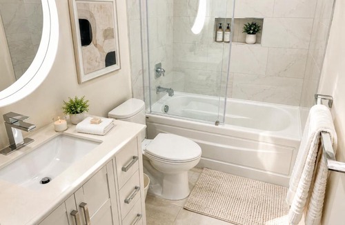 Crosstown Apartment | Walk Everywhere from This Bright 2BR Condo
