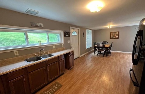 Northfork House | Warm. Cozy. Simple! Northfork WV! ATV/SxS Friendly! Very spacious! Sleeps 12+