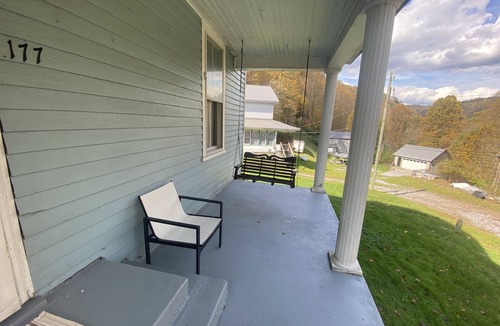 Northfork House | Warm. Cozy. Simple! Northfork WV! ATV/SxS Friendly! Very spacious! Sleeps 12+