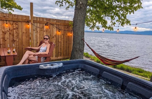 Cap-Saint-Ignace Ski Chalet | Waterfront Chalet w/Hot Tub, Fireplace, WiFi