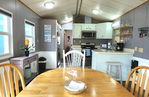 Nettles Island House | Waterfront Charm 2 Bed 1 Bath Nettles Island