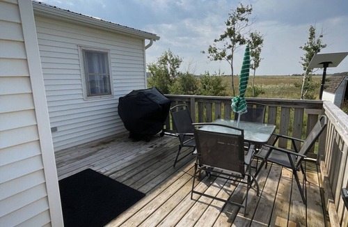 Summerside Cottage | Waterfront Getaway with RV Bunkie & Fire Pit