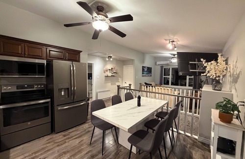 Summerside House | Waterfront Haven- Hot Tub- Kayak Access- 7 minutes from Summerside