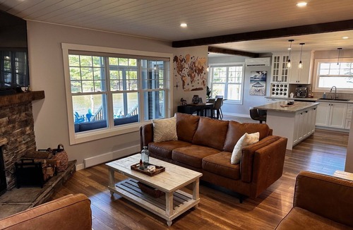 Rexton House | Waterfront - Kayaks - Screened Patio - Bonfire
