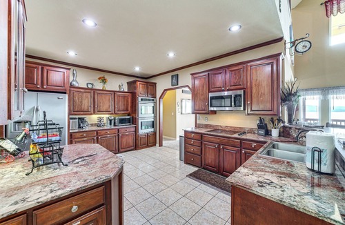 Longtown House | Waterfront Lake Eufaula Home: Multi-Level Balcony