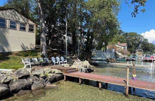 Meredith House | Waterfront Spacious 2 Houses/2 Cottages in serene Meredith with AC