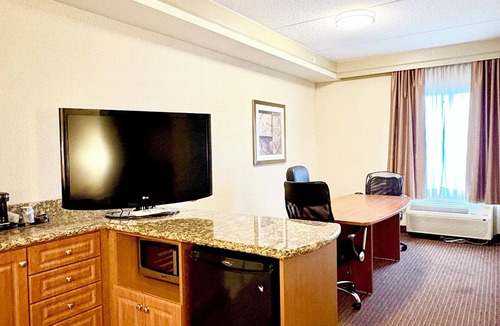 Waterloo Hotel | Waterloo Suites Hotel, Trademark Collection by Wyndham