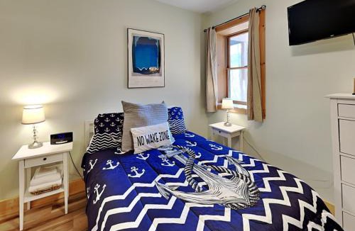 McHenry House | Waves, Waffles & WIFI
