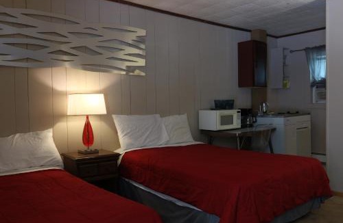 Fleischmanns Hotel | West Wind Motel
