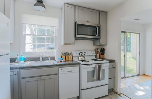 Jefferson Park Avenue House | Westerly Haven B: Long term lease available