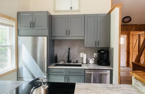 Campton House | White Mountains Chic Chateau: Updated 3BR+Loft, Sauna, Fireplace & Resort Perks