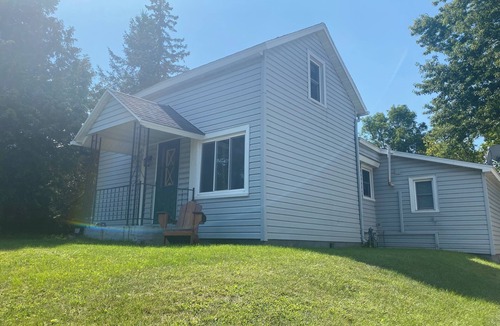 Stevens Point House | WI river, Kash Park Play & Stay, Pet friendly, fully fenced yard.
