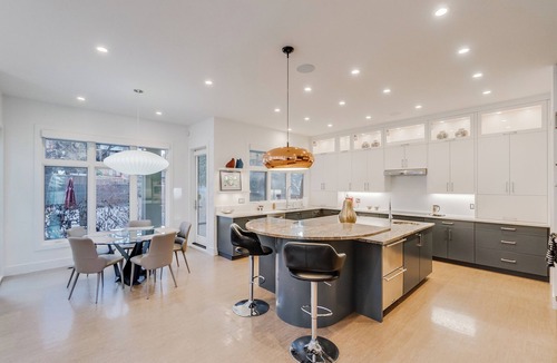 Edmonton House | Windsor - Luxury Mansion, Rooftop Patio w/City Skyline View, BBQ