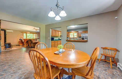 Applegate House | Wooded Applegate Retreat w/Private Trail Access