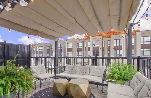 East York Villa | XTO Hotel