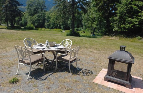 Sayward House | Your Riverfront Sanctuary: Unplug in the Sayward Valley